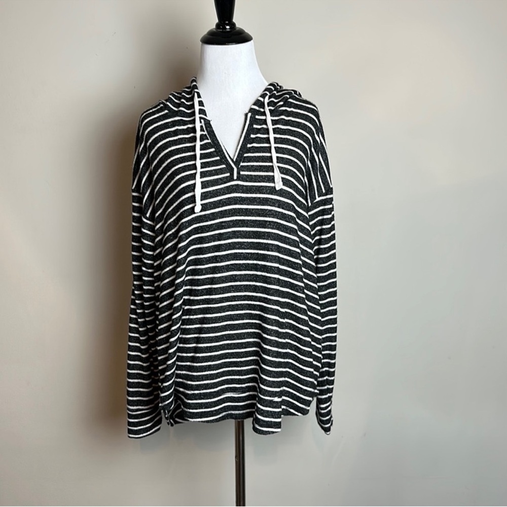 Market & Spruce Black and White Striped Pullover